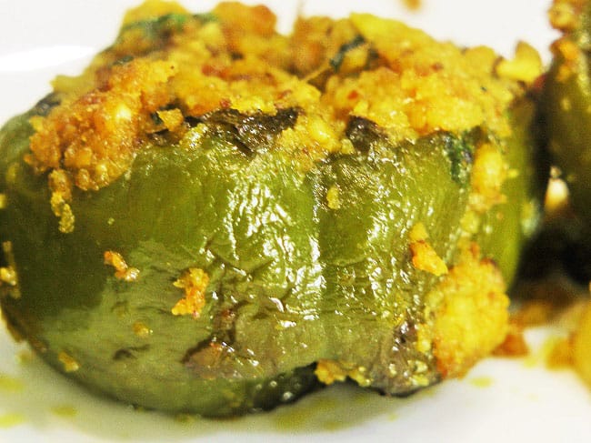 Bharali Dhobali Mirchi - Marathi Recipe