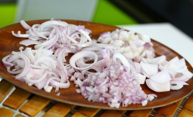 How to Cut Onion - Marathi Recipe