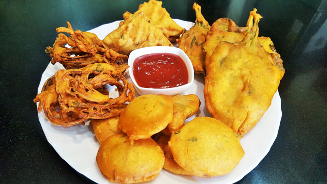 How to Make Mixed Pakora Platter