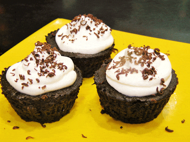 Microwave Oreo Cupcake