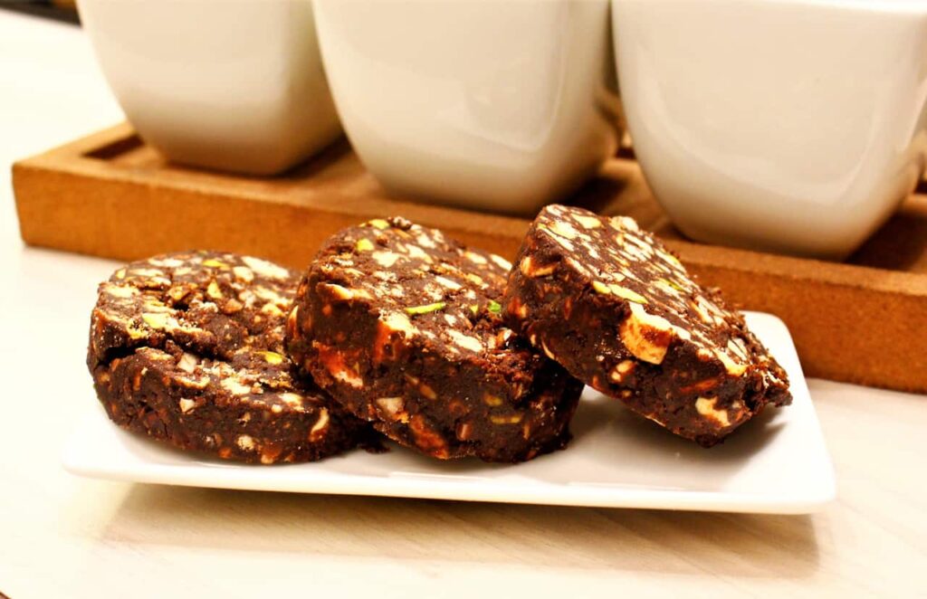 No Bake Chocolate Biscuit Cake - Marathi Recipe