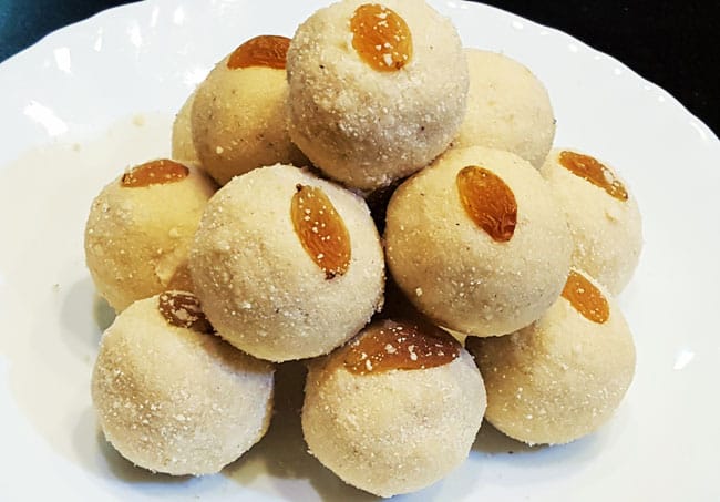 Pakatale Rava Ladoo - Marathi Recipe