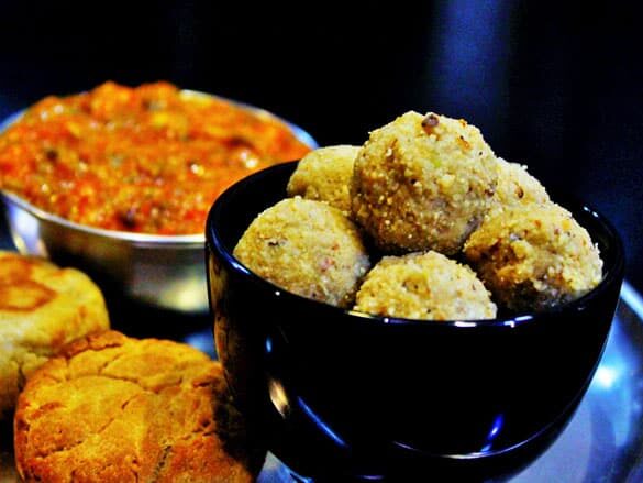 Churma Ladoo - Marathi Recipe