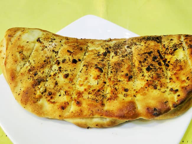 Domino Garlic Bread