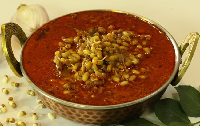 Gavran Mataki Rassa - Marathi Recipe