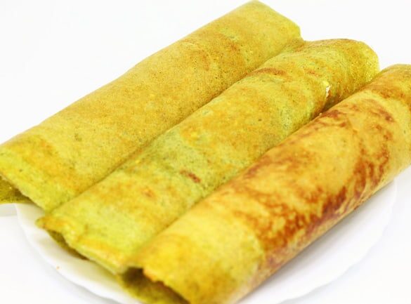Hiravya Mugacha Dosa - Marathi Recipe