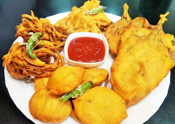 How to Make Mixed Pakora Platter