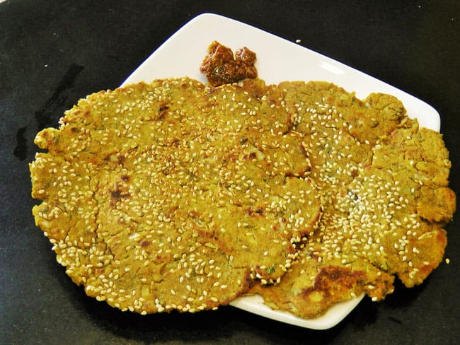 Jwaricha Thalipeeth