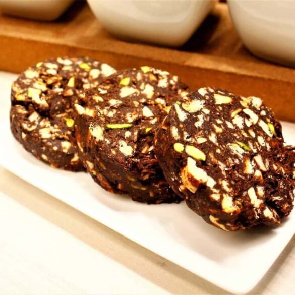 No Bake Chocolate Biscuit Cake - Marathi Recipe
