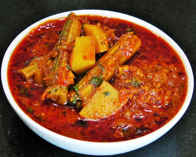 Shevaga Batata Rassa Bhaji - Marathi Recipe
