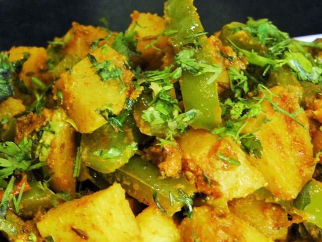 Simla Mirch Aur Aloo